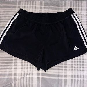 Adidas shorts 🖤🤍